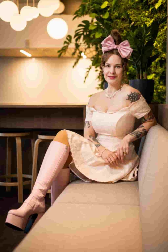 Ina Mikkola Puoliso